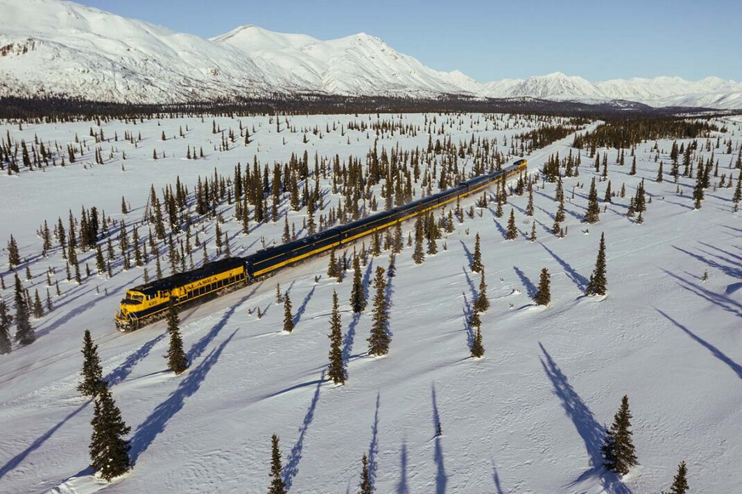 Aurora-Winter-Train