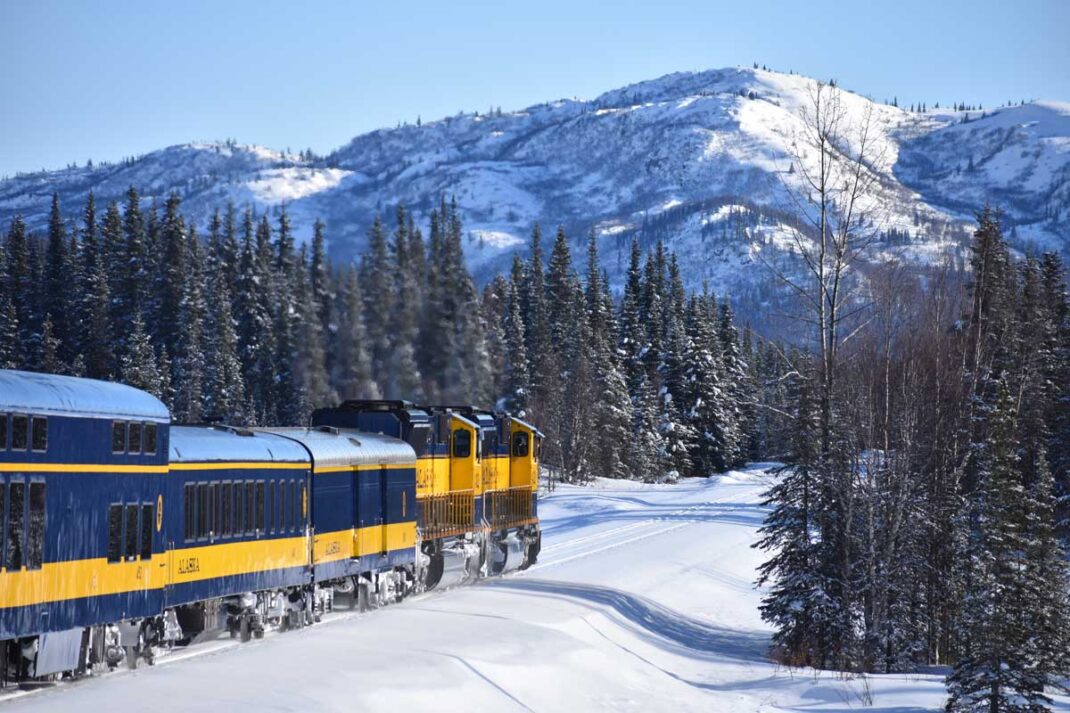 alaska-winter-train