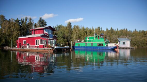 Yellowknife boat tour 1