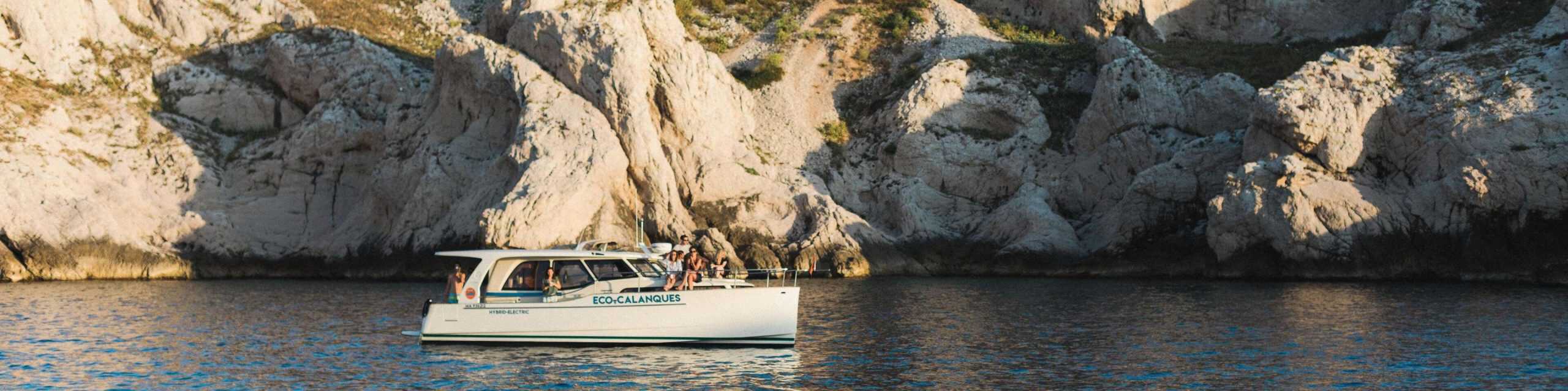 boat-tour-calanques